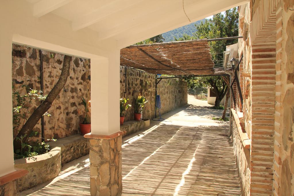 La Fuente De El Nacimiento Guest House Benamahoma Luaran gambar